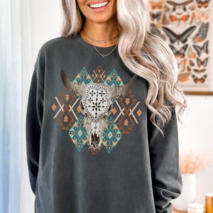 Aztec Pattern Cowboy Shirt, Western Sweatshirt, Comfort Colors, Plus Size Western Graphic Tees, Womens Country Shirt, Rodeo, Cowgirl Shirt
