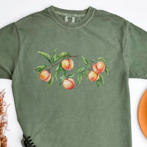 Peaches Shirt Peaches T-shirt Comfort Color Peach T-shirt Vintage Graphic Fruit Shirt Aesthetic Fruit Boho Summer Fruit Tee Gifts for Women