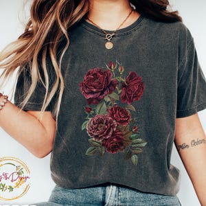 Vintage Roses Shirt Rose Graphic Tee Shirt Rose Tshirt Oversized Comfort Colors Dark Goth Aesthetic Shirt Floral Graphic Tee Gift for Women