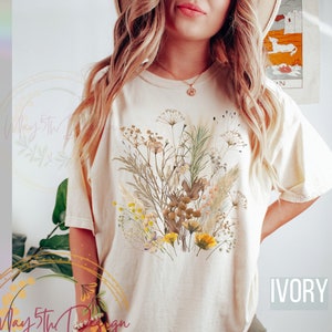 Pressed Flower Widlflower Shirt Floral Shirt Plant Shirt Garden Shirt Botanical Shirt Womens Flower Tee Cottagecore Shirt Plant Lover Shirt