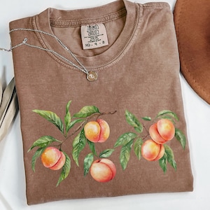 Peaches Shirt Peaches T-shirt Comfort Color Peach T-shirt Vintage Graphic Fruit Shirt Aesthetic Fruit Boho Summer Fruit Tee Gifts for Women