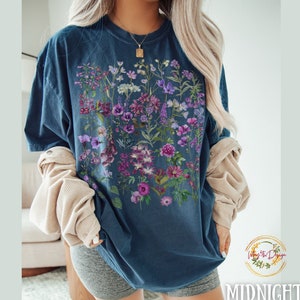 Pressed Flowers Tshirt, Boho Wildflowers Cottagecore Shirt, Oversized Vintage Botanical Tee, Comfort Color, Nature Lover Garden Lover Gift