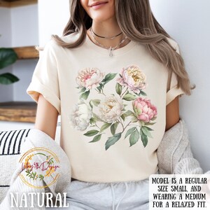 Flower Graphic T-shirt, Boho Shirt, Wildflowers Shirt, Vintage Botanical Flower Shirt, Gardening Shirt, Nature Shirt, Garden Lover Shirt