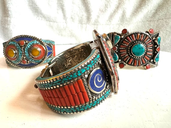 Vintage Indo/Tibet Style push in bangle with Tibe… - image 3