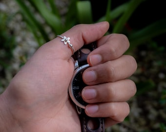 Zilveren antistressring met schattige bloem en lopende roterende kralen om angst en ADHD te verminderen
