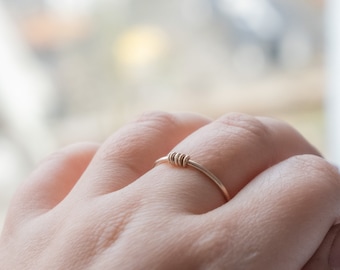 Zierlicher gold filled anti-stress-ring 1,2 mm dunne ring met ringen en ringen voor angst, stress, ADHD