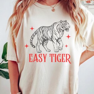 Retro Enkel Tiger Boho T-shirt för Damer Överdimensionerad Estetisk Tigergrafik T-shirt Indie Style Vintage Inspirerad T-shirt bild 2