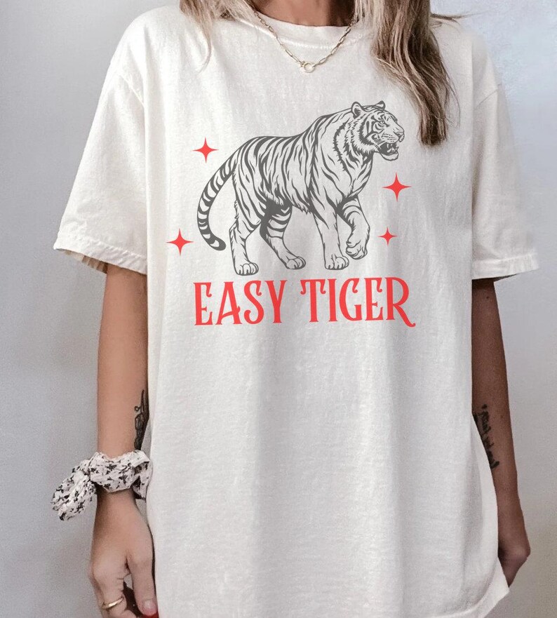 Retro Enkel Tiger Boho T-shirt för Damer Överdimensionerad Estetisk Tigergrafik T-shirt Indie Style Vintage Inspirerad T-shirt bild 3