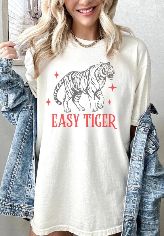 Retro Easy Tiger Boho Shirt for Women Oversized Aesthetic Tiger Graphic Tee Indie Style Vintage Inspired Tshirt