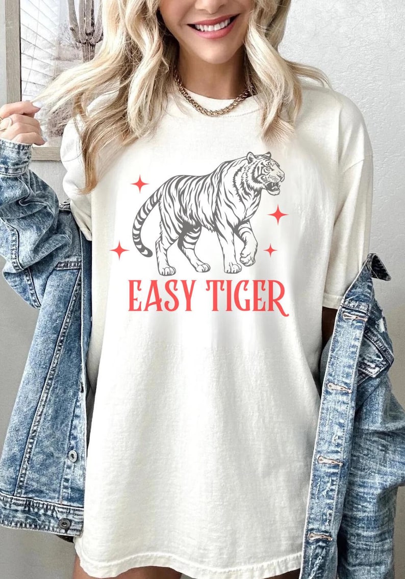 Retro Enkel Tiger Boho T-shirt för Damer Överdimensionerad Estetisk Tigergrafik T-shirt Indie Style Vintage Inspirerad T-shirt bild 1