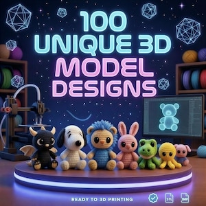 Puede incluir: Imagen digital que muestra siete juguetes de peluche de ganchillo coloridos, incluyendo un dragón, un perro, un león, un conejo, una rana, un pulpo y un cerdo. El texto "100 UNIQUE 3D MODEL DESIGNS" se muestra en luces de neón. También se incluye una impresora 3D y una pantalla de ordenador.