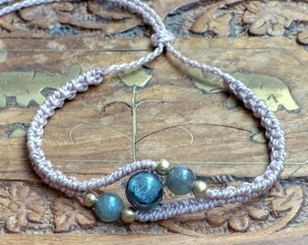 Labradorite macrame bracelet beige golden brass beads | Festival jewelry | Minimalist jewelry | Hippie | Boho | Indian jewelry