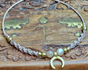 Macrame choker beige with moon pendant and sunstone | Macrame jewelry | Gemstone jewelry | Festival jewelry | Hippie | Bohemian