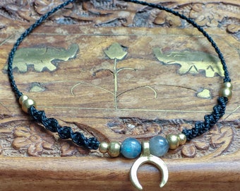 Macrame choker black with moon pendant and labradorite | Macrame jewelry | Gemstone jewelry | Festival jewelry | Hippie | Bohemian