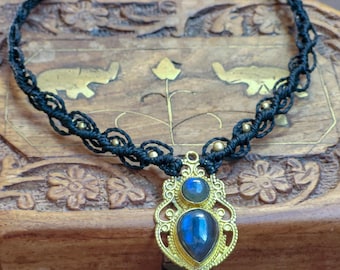 Labradorite Macrame Choker – Handmade Necklace with Brass Beads in Black, Boho Festival & Wedding Jewelry