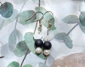 Black and White Earrings | Bead and Crystal Earrings | Pearl Earrings | Dangle Earrings