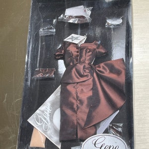 GENE DOLL: Conjunto de vestido de noite Cognac Evening Fashion para Gene Doll por Mel Odom para a coleção Ashton-Drake