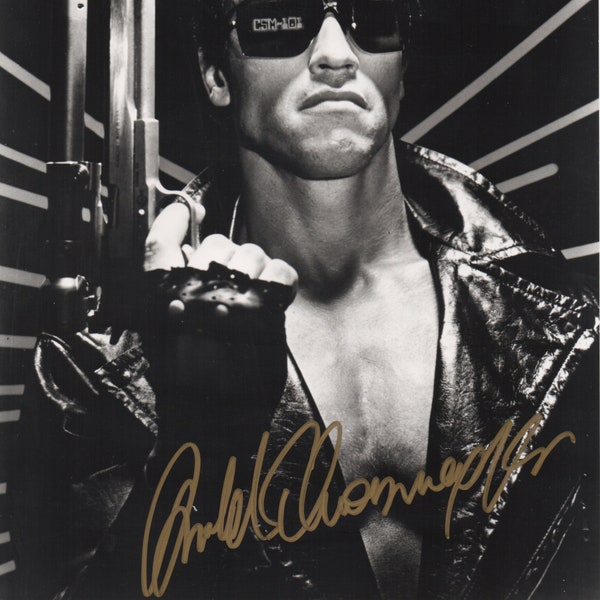 Arnold Schwarzenegger Signed Autographed "Terminator"  8x10 b/w Photo