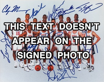 Dream Team II signiertes Teamfoto : O&#39;Neal, Mourning, Wilkins, Thomas, Kemp,Price, Coleman, Johnson, Majerle, Dumars, Smith