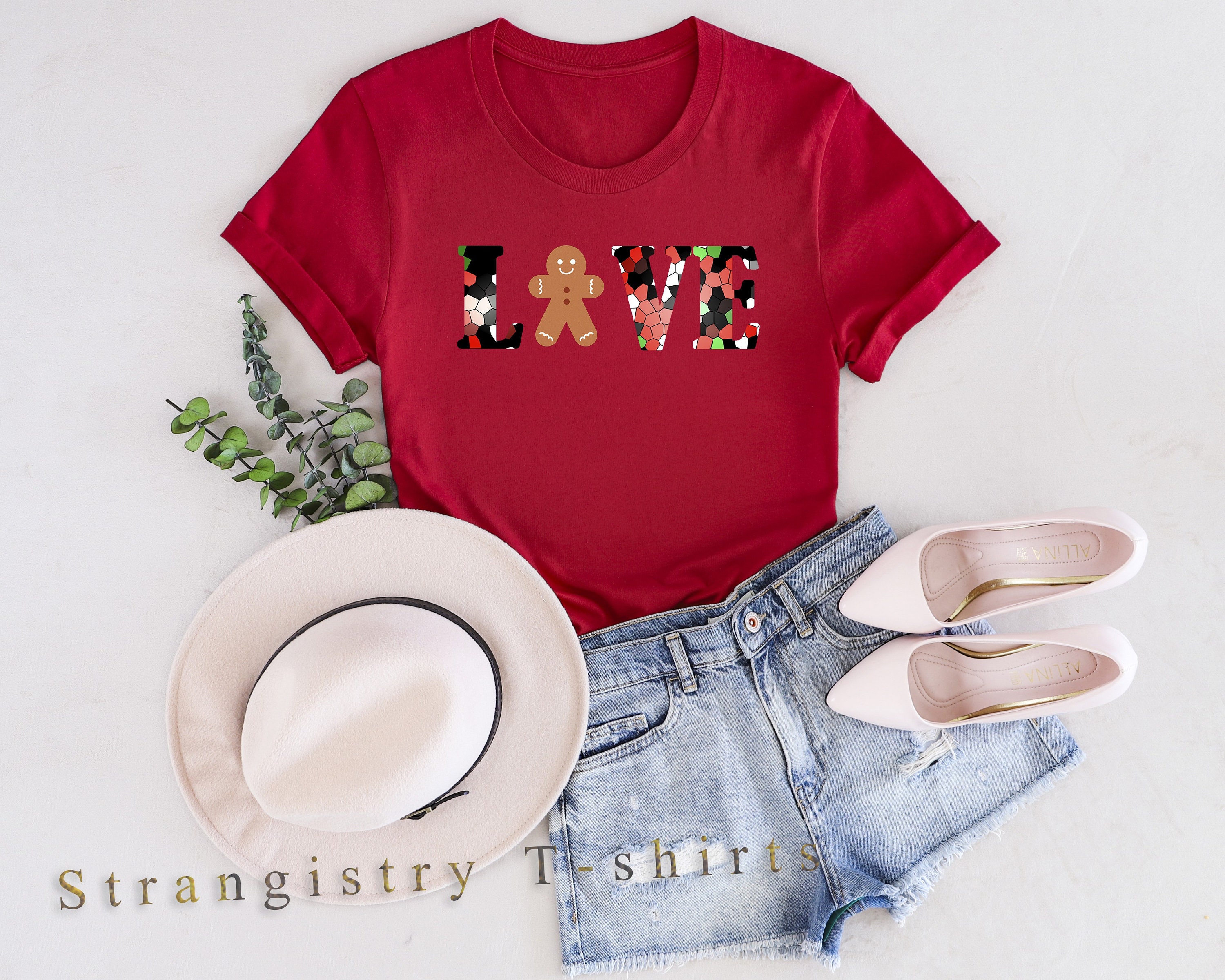 Funny Gingerbread Love Shirt for  Christmas. Cute Christmas Cookies Shirt with the Text of Love by The Design of Stained Glass (Vitray).