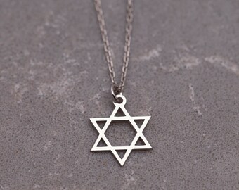 Silver David Necklace, Religious Jewelry, Jewish Star Charm, Star of David Necklace, Magen David Pendant, Mother's Day Jewelry, New Mom Gift
