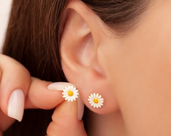 Dainty Daisy Earrings, Flower Stud Earrings, Cute Jewelry, Tiny Daisy Floral Earrings, Summer Jewelry, Mothers Day, Graduation, Love Gifts