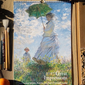 Può includere: Un calendario da parete 2027 intitolato Great Impressions che presenta la riproduzione di un dipinto di una persona che tiene un ombrello verde in un campo con un bambino. Il calendario include il testo 2027 Great Impressions Visions from Monet, Renoir, and Their Contemporaries.