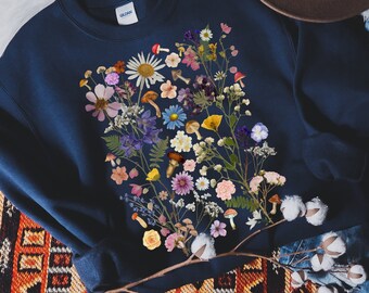 Pressed Flowers Sweatshirt, Boho Wildflowers Cottagecore Sweater, Floral Mushroom Pullover, Pastel Floral Nature Sweatshirt, Botanical Gift