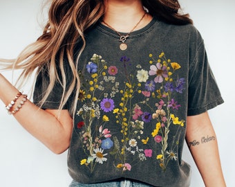 Comfort Colors® Pressed Flowers Tshirt, Boho Wildflowers Cottagecore Shirt, Floral Graphic Tee, Pastel Floral Nature Shirt, Botanical Tee