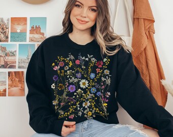 Pressed Flowers Sweatshirt, Boho Wildflowers Cottagecore, Floral Graphic Sweater, Pastel Floral Nature, Botanical Pullover, Vintage Granola