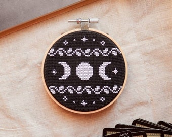 Moon cross stitch pattern, witchy cross stitch pattern, monochrome cross stitch pattern,small cross stitch pattern, cross stitch pattern pdf