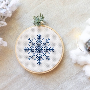 Snowflake cross stitch pattern, Christmas ornament cross stitch pattern, winter cross stitch pattern, Christmas cross stitch pattern pdf