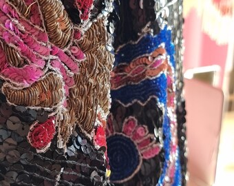 Vintage Luca Giordani Pailletten Blouse – Handgeborduurde Zwarte Top met Kleurrijke Kralendetails, Italiaanse Designer uit de jaren 80, Maat S
