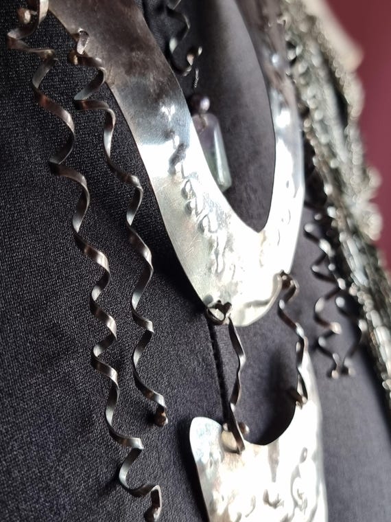 Handcrafted Silver Statement Necklace with Natura… - image 4