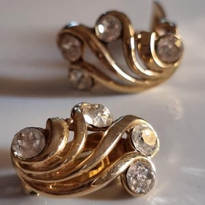 Vintage 60s Trifari earrings