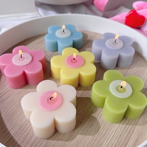 Daisy Candle| Flower Candle| Pastel Candles| Pastel Color Candle | Spring Candles| Cute Candles| Gift for her | Unique Candles