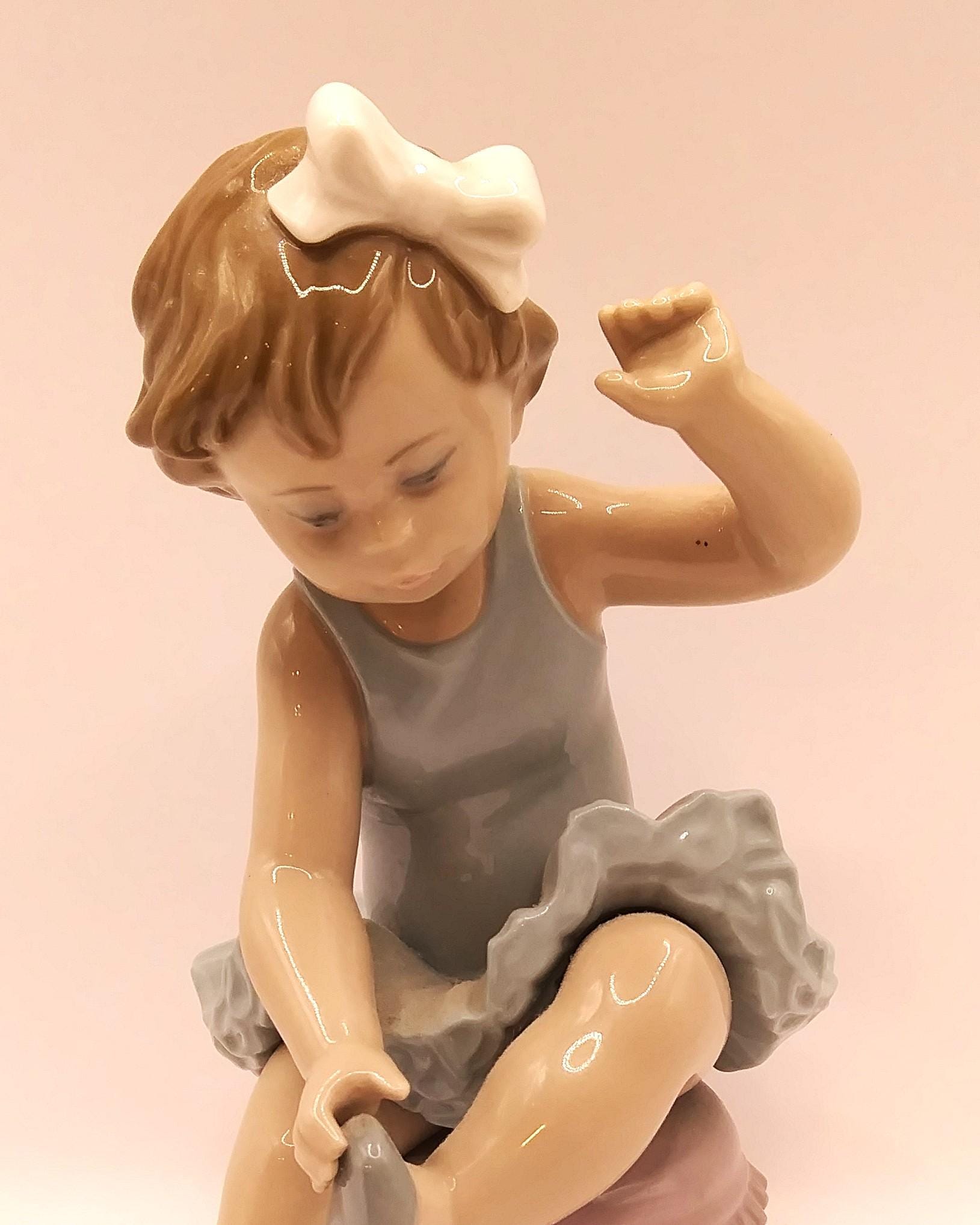 【値下げ】リヤドロ　LLADRO LITTLE BALLET GIRL 5105 値下げ】リヤドロ LLADRO LITTLE BALLET GIRL 5105 Recital Ballet