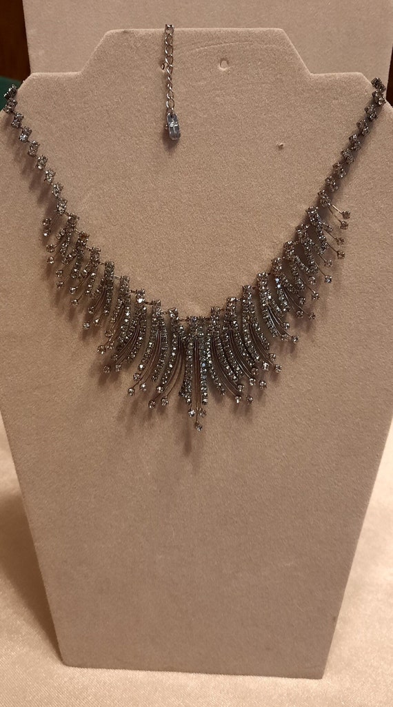 GT038 Stunning Gray Black Wire and Crystal Dazzlin