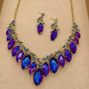 JEWELRY SET- Beautiful Blue Glass, 3Pcs Necklace and Earrings Crystal Set