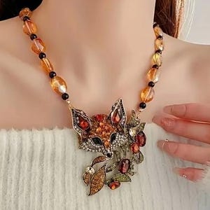 ネックレス - シックなフォックスペンダントネックレス 18K ゴールドメッキ、輝くラインストーン付き - ヴィンテージ風、カラフル