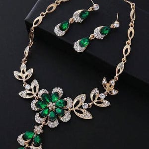 Mixed Gem And Chain Flower Earrings Green