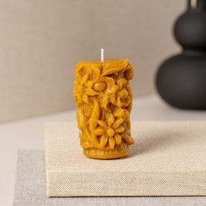 Handcrafted Beeswax Candle: Countryside Flowers, Natural Honey Scent