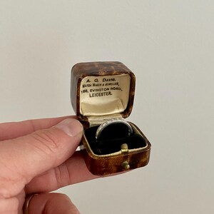 Mini Scatola Portagioie Da Viaggio In Pelle PU – Organizer Con Divisori E Tasca Per Anelli E Collane – Nero, 10x10x5 Cm