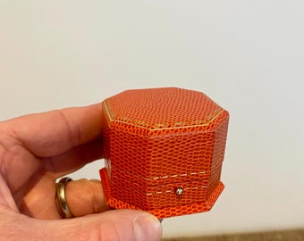 Impressive Vintage Ring Box. Statement Ring box ideal for an engagement ring