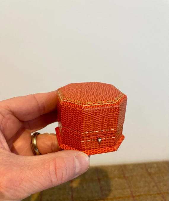 Impressive Vintage Ring Box. Statement Ring box i… - image 1
