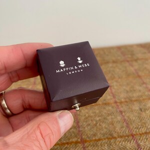 Quality Leather Ring Box. Luxury Leather Jewellery Box. Mappin & Webb Jewellers by Appointment to Royalty