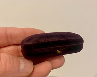 Small Velvet Antique Brooch Box. Vintage Jewellery Box. Antique Jewelry Box. Torquay Jewellers