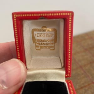 Wonderful Cartier Vintage Ring Box. Small Red Leather Vintage Jewellery Box. Vintage Jewelry box