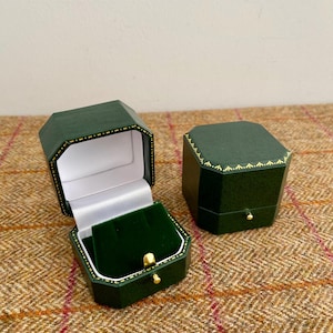 Vintage Style Earrings Box. New Luxury Jewellery box for Earrings. Green Leatherette Antique Style Jewelry box