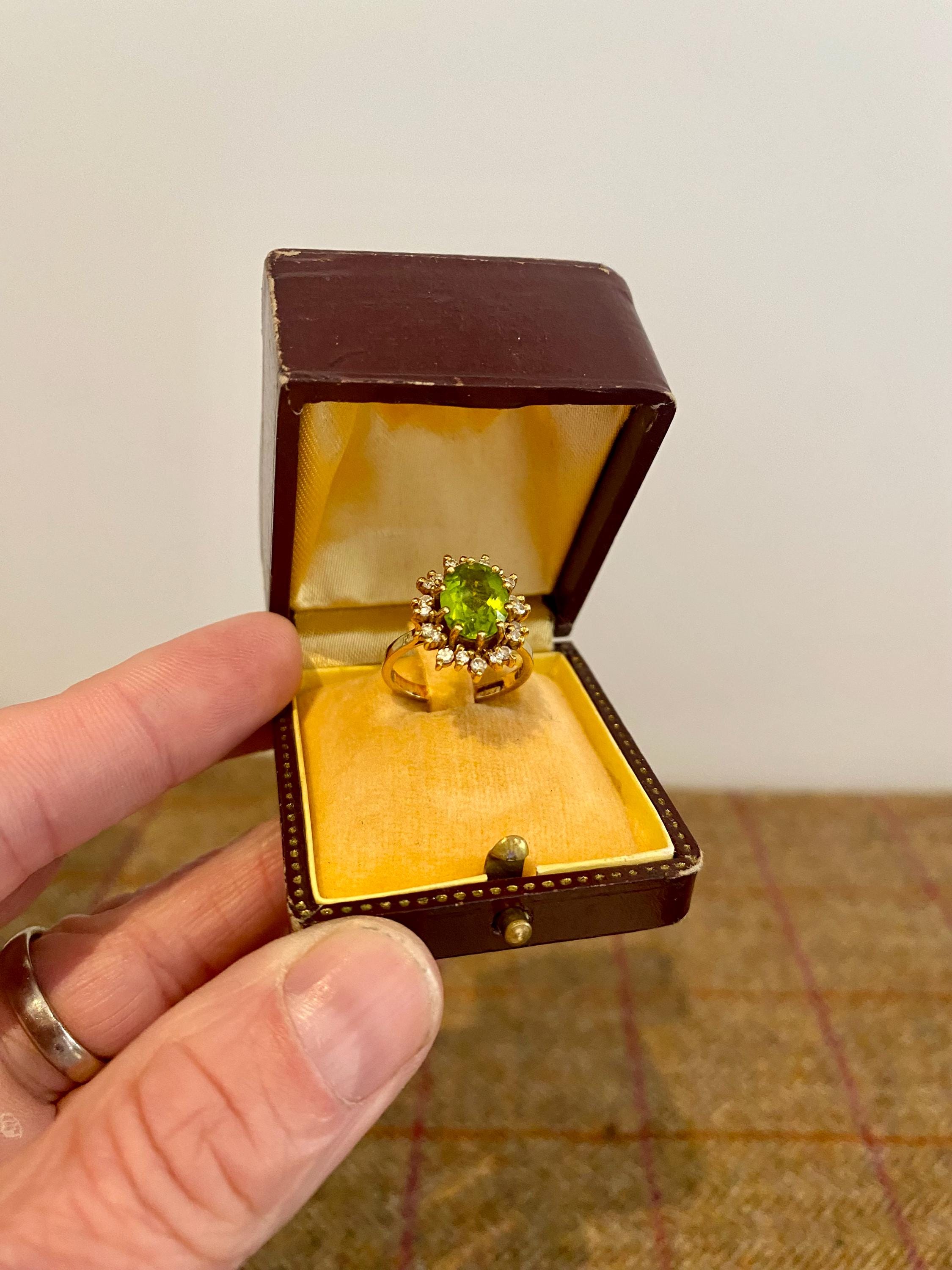 Wonderful Vintage Ring Box. Vintage Jewelry Box. Ideal for an